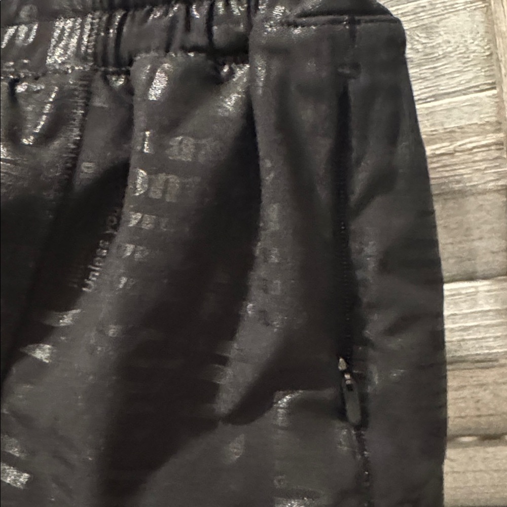 Lululemon Hotty Hot Short ll 2.5” manifesto foil Black Women's Athletic Sz 4tall - Picture 2 of 11
